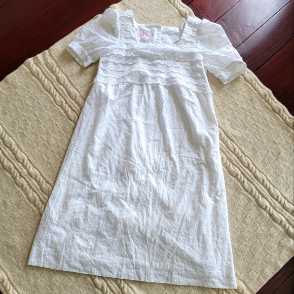 Lilly Pulitzer Dresses & Skirts - VINTAGE The Lilly Pulitzer Eyelet Midi Dress size Small